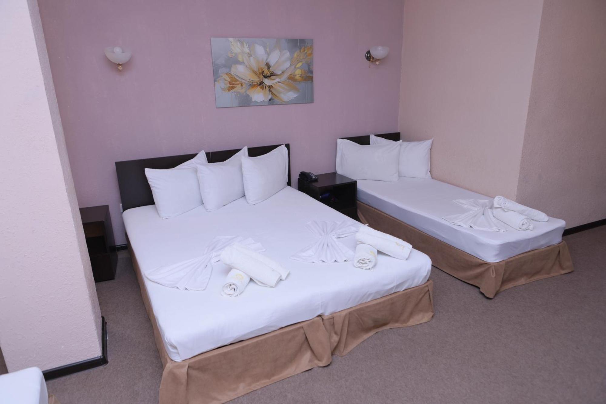 Richmind Hotel Vagharshapat Exterior foto