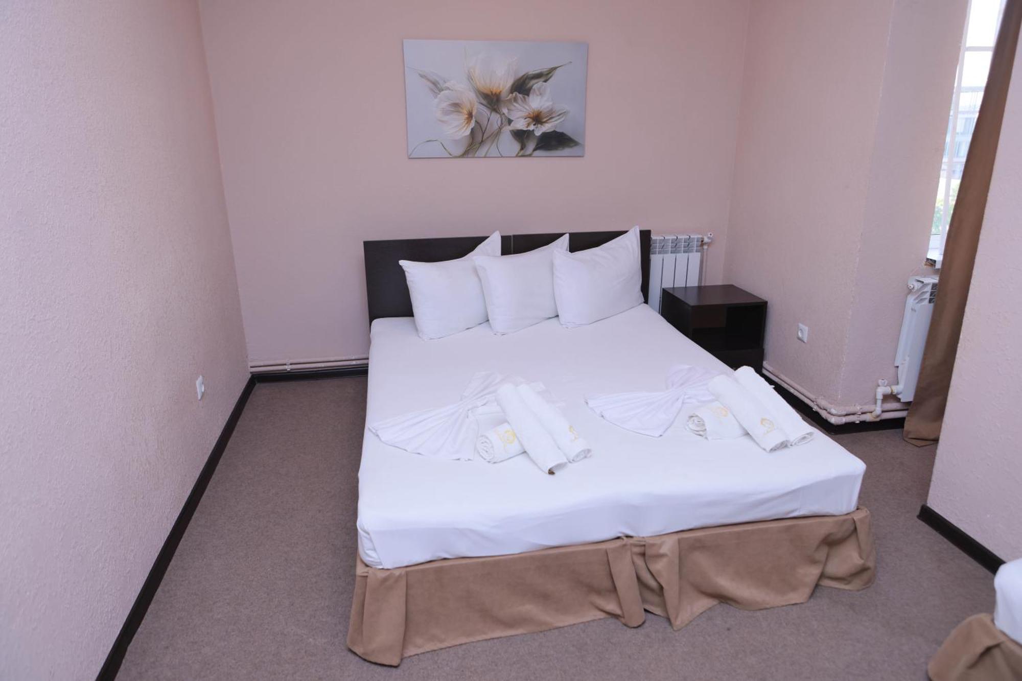 Richmind Hotel Vagharshapat Exterior foto